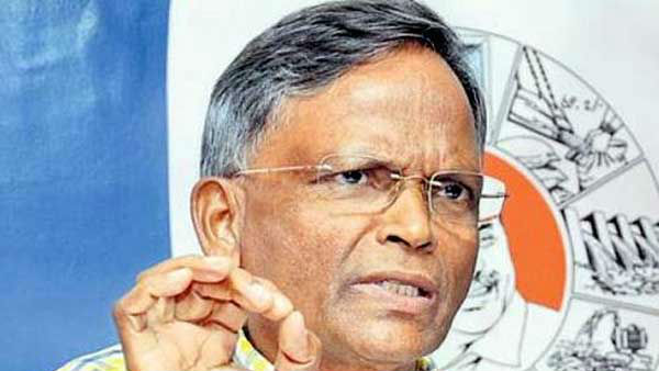 టీడీపీలో చేరితే , పార్టీ ఫిరాయిస్తే 100 కోట్ల ఆఫర్ చేసిన మాజీ సీఎం తనయుడు , కడప ఎంపీ అన్న ఎమ్మెల్యే