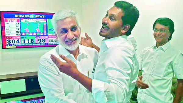 ఇది ఆత్మల సీజన్..! జగన్ కు ఆయనే ఆత్మనా..?!!