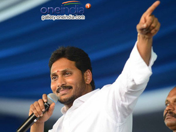 అనూహ్యంగా ట్విట్టర్ ఫాలోవర్లు