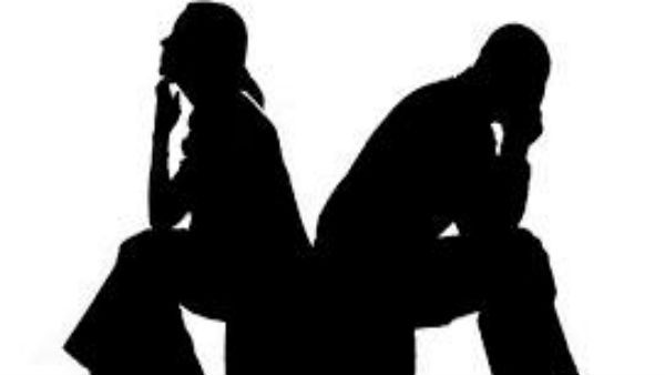 కేర్ టేకర్లుగా పనిచేస్తున్న దంపతులు