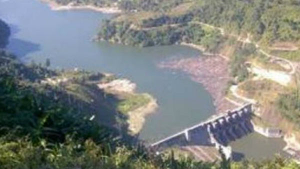 10మీటర్ల మేర ఎత్తిన డ్యాం గేట్లు