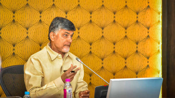 సదా వారిద్దరి పక్కనే..