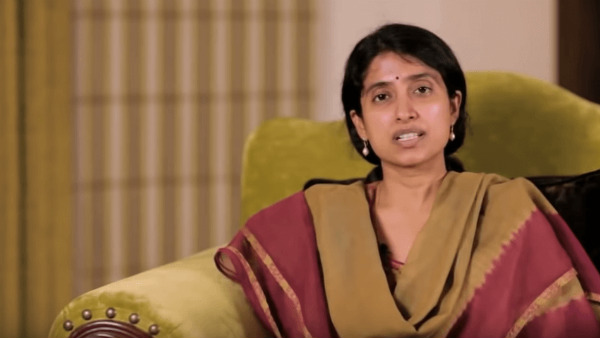 భారతీకి సమన్లు జారీ చేసారు..