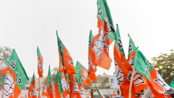 కాపు నేత కోసం గాలం..! ఆంద్రలో బీజేపి వినూత్న రాజకీయం..!!