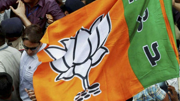 fifty mlas want to join in bjp minister girish mahajan comments fifty mlas want to join in bjp minister girish mahajan comments