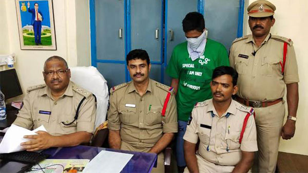 అసలే అనైతికం.. ఆపై మరొకడు