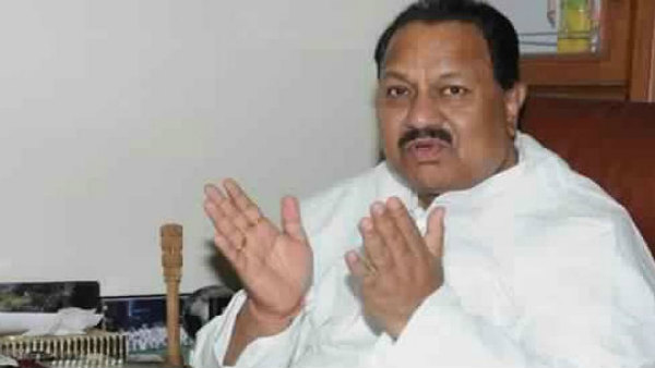 గత కొంతకాలంగా అంటీముట్టనట్టు డీఎస్..! సడెన్ రీఛార్జ్ కారణం ఏంటంటున్న గాలాబీ నేతలు..!!