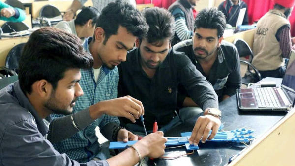 అర్హులందరికీ పూర్తిగా రీయింబర్స్ చేసే అవకాశం..!ఇంజనీరింగ్, వృత్తివిద్యా కాలేజీలన్నింటికీ వర్తింపు..!!