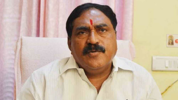 వస్త్ర పరిశ్రమ పనులను పరిశీలించిన ఎర్రబెల్లి .. భూసేకరణ పై కోర్టుకు వెళ్లిన వారికి సంక్షేమ పథకాలు ఇవ్వద్దని షాకింగ్ కామెంట్