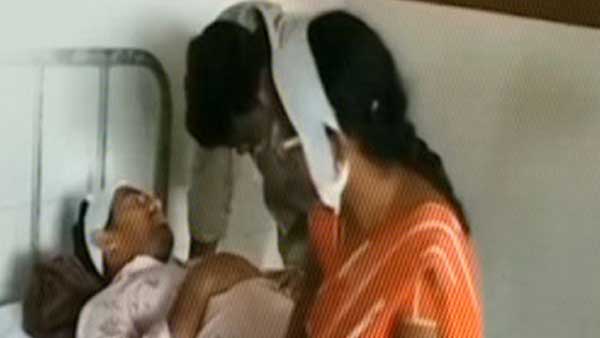 ప.గో లోనూ అటాక్.. నీటి కుళాయి దగ్గర గొడవ