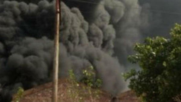 Major fire breaks out at a factory located in Noida Special Economy Zone Major fire breaks out at a factory located in Noida Special Economy Zone