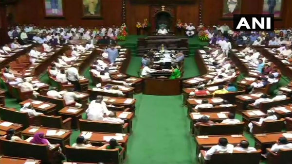 బీజేపీ రెబల్ ఎమ్మెల్యేలు వచ్చారు