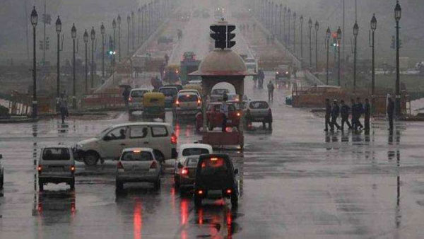 Heavy rains to hit Delhi, Red alert issued by IMD Heavy rains to hit Delhi, Red alert issued by IMD