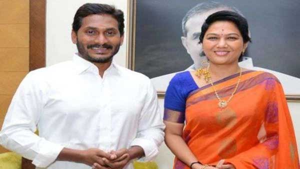సీఎం జగన్ కాపుల కోసం కేటాయించిన బడ్జెట్ పై హర్షం వ్యక్తం చేసిన హేమ
