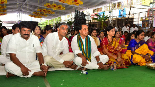 జరిగిందొకటి.. రాసిందొకటి..!