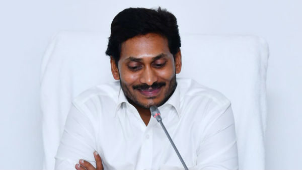 టీటీడీ బోర్డులో స్థానం కోసం నేతల ప్రదిక్షణలు..