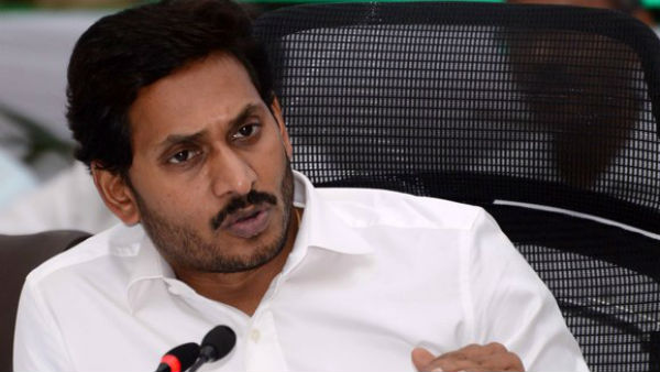ఎమ్మెల్యేలను ఇబ్బంది పెడుతున్న వైసీపీ శ్రేణులు .. జగన్ కట్టడి చెయ్యాలన్న డిమాండ్