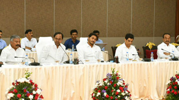 సహాయం చేసిన కాంగ్రెస్ ను కేసీఆర్ ఏం చేసారో తెలుసు..! జగన్ అప్రమత్తంగా ఉంటారా..?