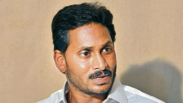 విత్తనాల కొరత ఉన్న జిల్లాలో ప్రత్యామ్నాయం చూడని అధికారులపై జగన్ సీరియస్