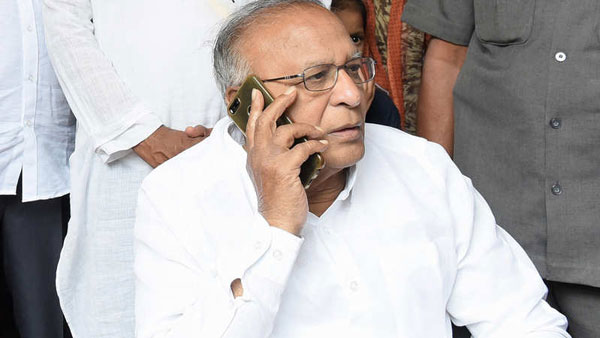 దిగ్విజయ్ సింగ్ను ఇన్ఛార్జిగా రప్పించడంతో సగం విజయం..