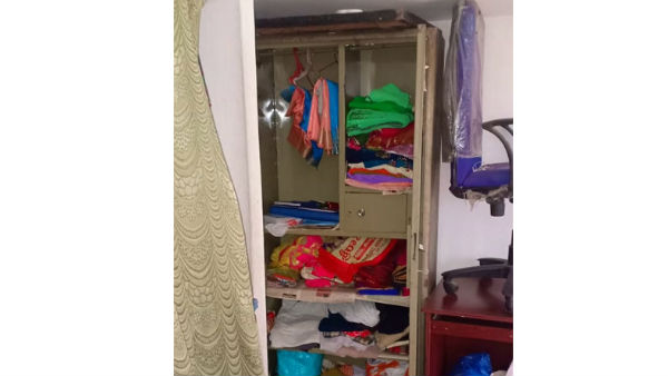 mid day thieves stolen gold and cash in jangaon mid day thieves stolen gold and cash in jangaon