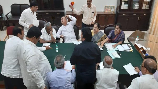 ఎమ్మెల్యేలకు చెక్