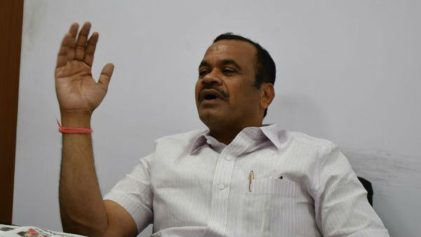 కక్ష్య సాధింపు రాజకీయాలకు ఇదే ఉదాహరణ..! మండిపడ్డ కోమటి రెడ్డి..!!