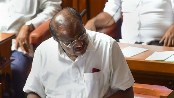 రెబల్ ఎమ్మెల్యేలతో