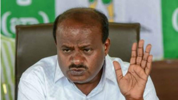 కుమారస్వామి రాజీనామాకు పట్టు