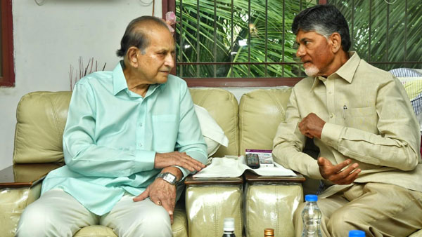 టక్కరి వేశాలు..! సంయంమనం పాటించాలంటున్న జగన్ శిశ్యులు..!!