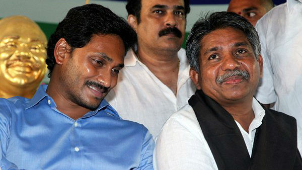 Jagan must break silence.!Mandakrishna demands to initiate the classification..!! Jagan must break silence.!Mandakrishna demands to initiate the classification..!!