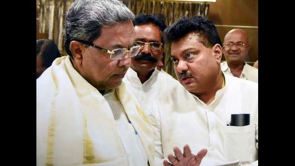 ఇద్దరు టచ్ లో ఉన్నారు