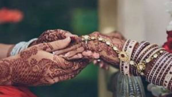 Cousins In Varanasi Marry Against Family..!! Cousins In Varanasi Marry Against Family..!!