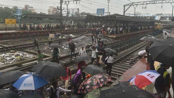 రైళ్లు, విమాన సర్వీసులు రద్దు