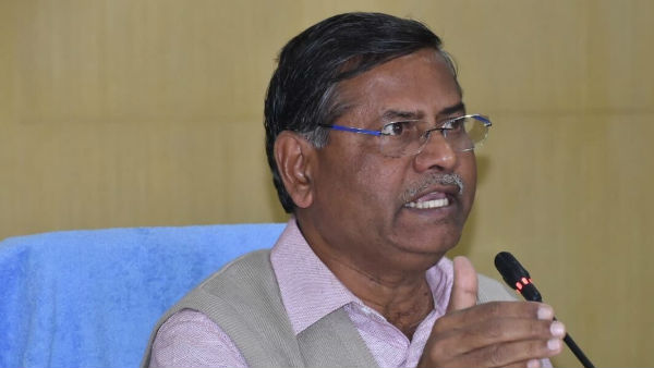 TS Election Commissioner Nagi Reddy Meeting With Parties And Officials..!! TS Election Commissioner Nagi Reddy Meeting With Parties And Officials..!!