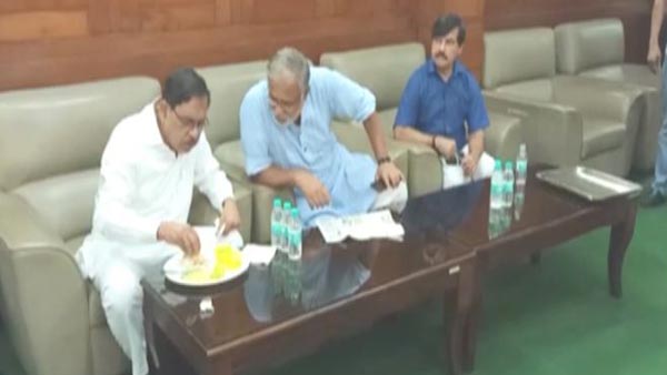 రాజకీయాలను పక్కన పెడితే..