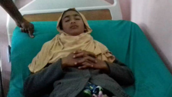 CRPF men jumping into the river and saved a girl from drowning in the water CRPF men jumping into the river and saved a girl from drowning in the water