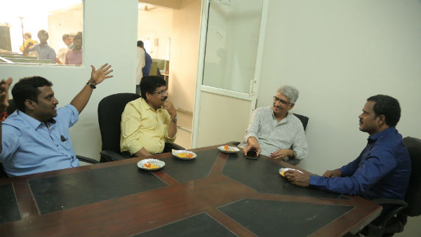 Allam Narayana and Amar visit One India Telugu new office Allam Narayana and Amar visit One India Telugu new office