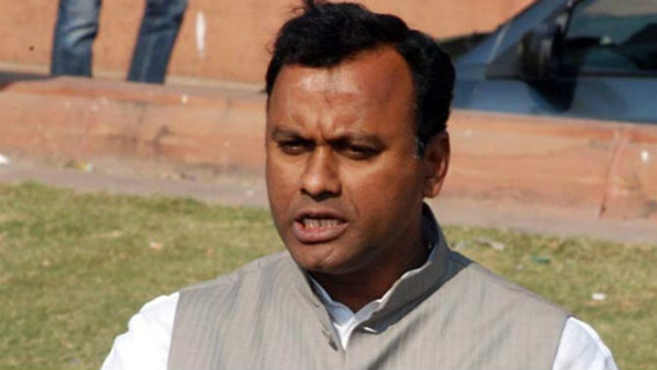 I didnt take any turn.!Komatireddi gave an explanation of the news coming on U Turn..! I didnt take any turn.!Komatireddi gave an explanation of the news coming on U Turn..!