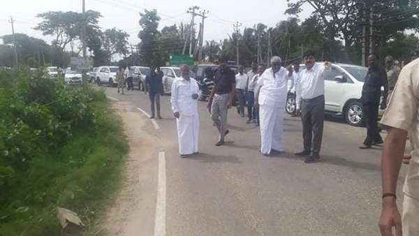 మంత్రి చేతివాటం