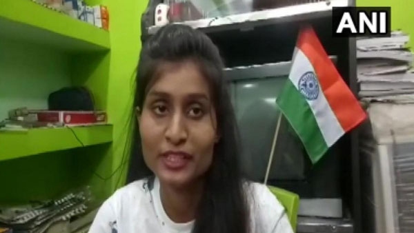 ఐదు ఖురాన్లు పంచాలని షరతు