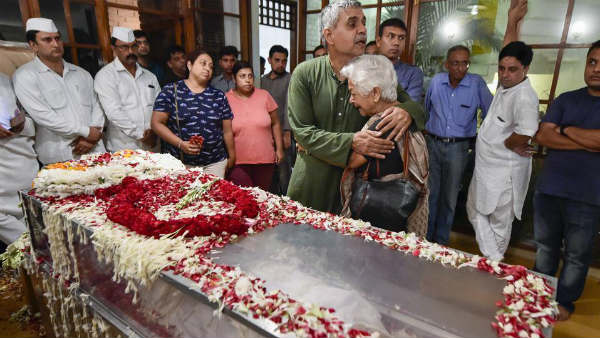 Sheila Dikshit cremated with full state honours Sheila Dikshit cremated with full state honours