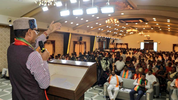 వైసీపీని టార్గెట్ చేస్తున్న బీజేపీ.. సీఎం పాలనపై తీవ్ర విమర్శలు