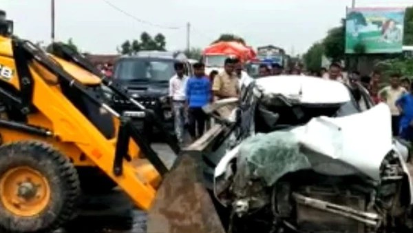 who had accused BJP MLA Kuldeep Seengar of raping her met an accident who had accused BJP MLA Kuldeep Seengar of raping her met an accident