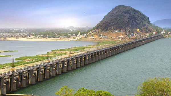 నాడు భాగస్వాములు..నేడు ప్రత్యర్ధులు..