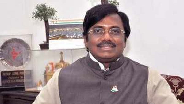 టీఆర్ఎస్ కు షాక్ .... ప్రతీకారం తీర్చుకునే పనిలో బీజేపీలో చేరుతున్న వివేక్