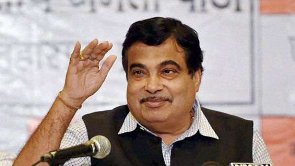 Indigo flight faces technical snag, Gadkari along with 158 passengers on board Indigo flight faces technical snag, Gadkari along with 158 passengers on board