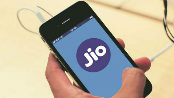 Jio to bring another revolution, may announce 3 Gigafiber plans soon Jio to bring another revolution, may announce 3 Gigafiber plans soon