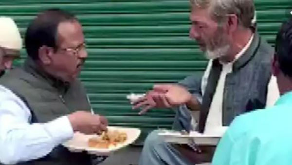 National Security Advisor Ajit Doval visits kashmir had lunch with locals National Security Advisor Ajit Doval visits kashmir had lunch with locals