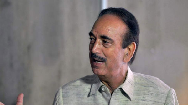 అజాద్ శ్రీనగర్ వెళ్లకుండా ఎయిర్పోర్టులో అడ్డగింత